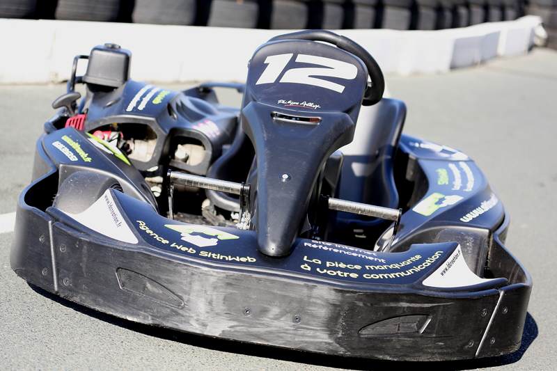 Publicité sur un karting